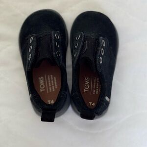 TOMS Toddler 4 Black Suede Slip On Booties
